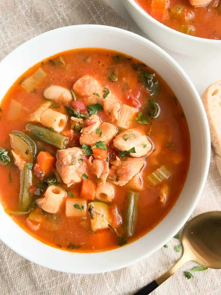 This Chicken Minestrone Soup is pure comfort in a bowl — hearty, wholesome, and full of cozy Italian flavor. 🍲 Packed with tender chicken, fresh vegetables, and a savory broth, it’s a simple, budget-friendly meal that warms you up from the inside out. Perfect for meal prep or an easy weeknight dinner everyone will love!